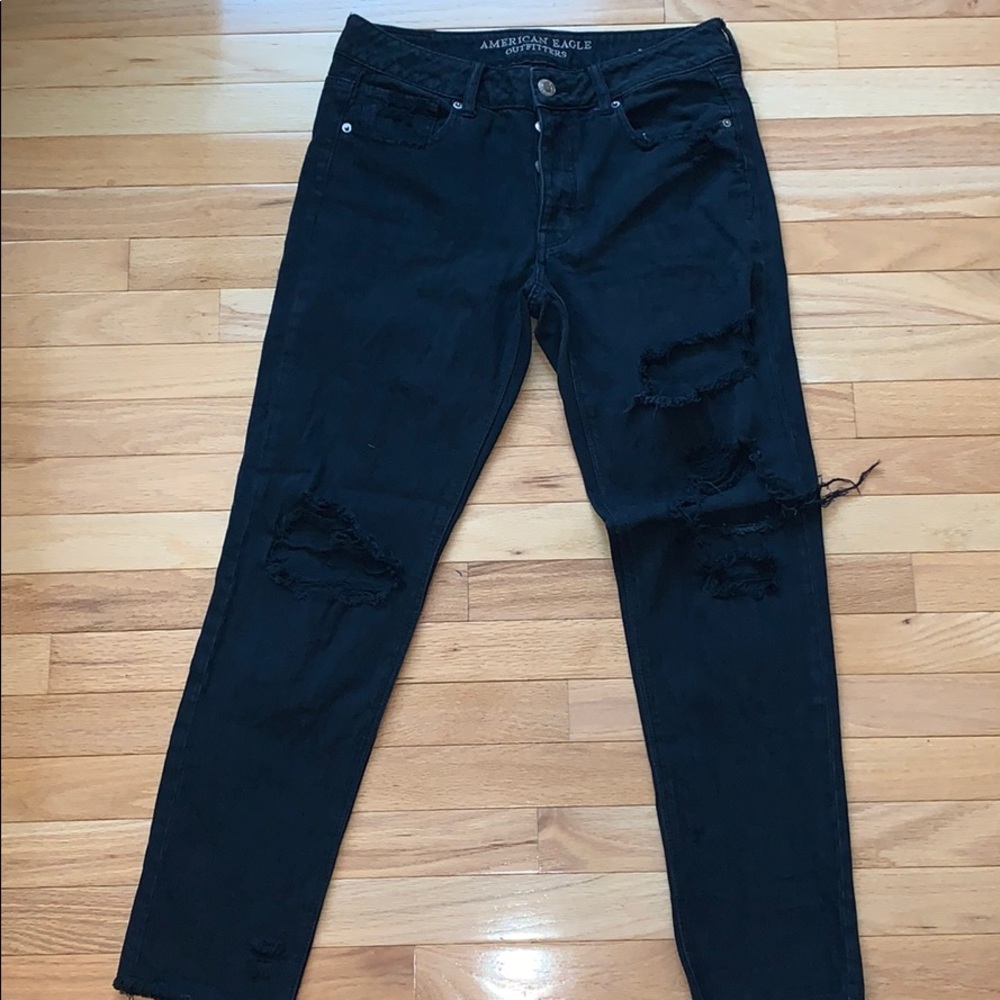 Black ripped tomgirl jeans !